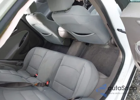 2018 Chevrolet Malibu 1Ls из США, поврежденный, VIN 1G1ZB5ST7JF277595